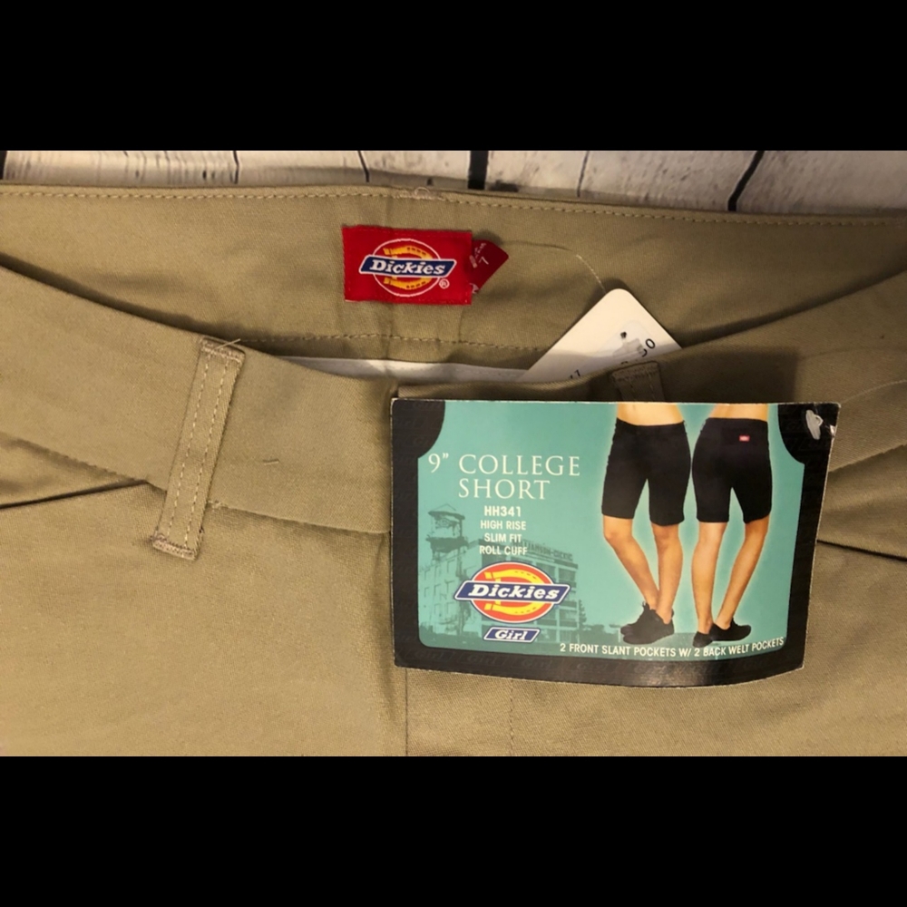 NWT Dickies 9" College Short tan - Size 7 Juniors - Picture 6 of 7